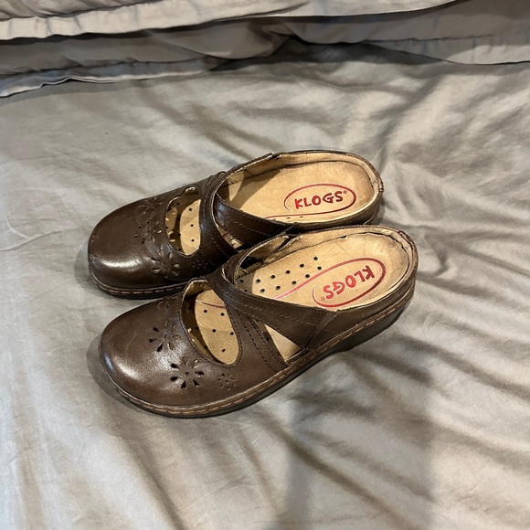 Mary Janes - Picture 2 of 4